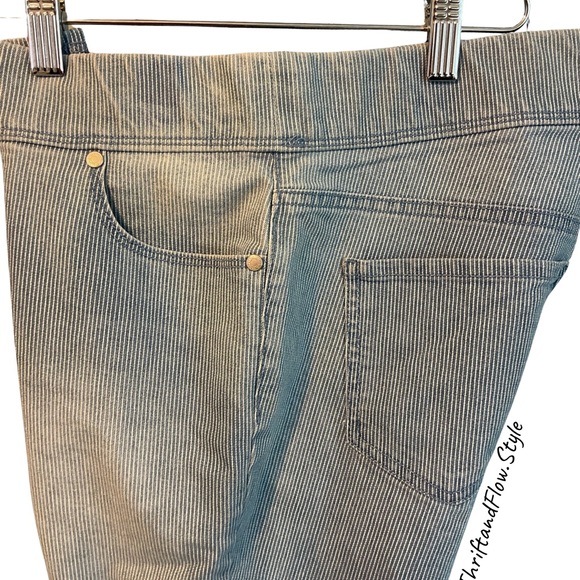 6Petite | CROPPED PANTS | GV | AVERY | DISTRESS STRIPS JEANS - Picture 7 of 8